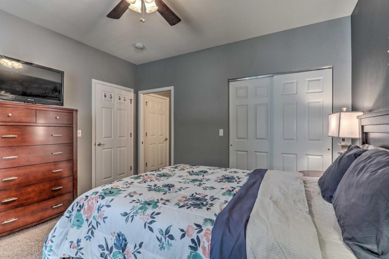 Idyllic Camdenton Condo With Community Pool And Lake! Exterior photo