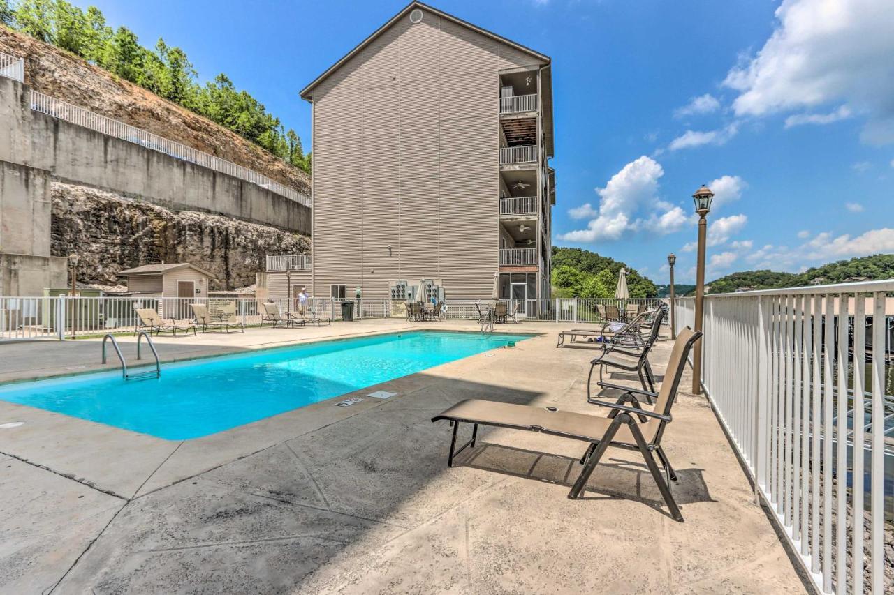 Idyllic Camdenton Condo With Community Pool And Lake! Exterior photo