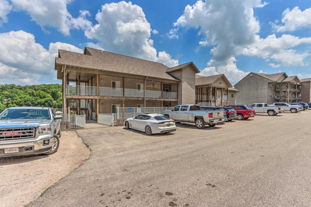 Idyllic Camdenton Condo With Community Pool And Lake! Exterior photo