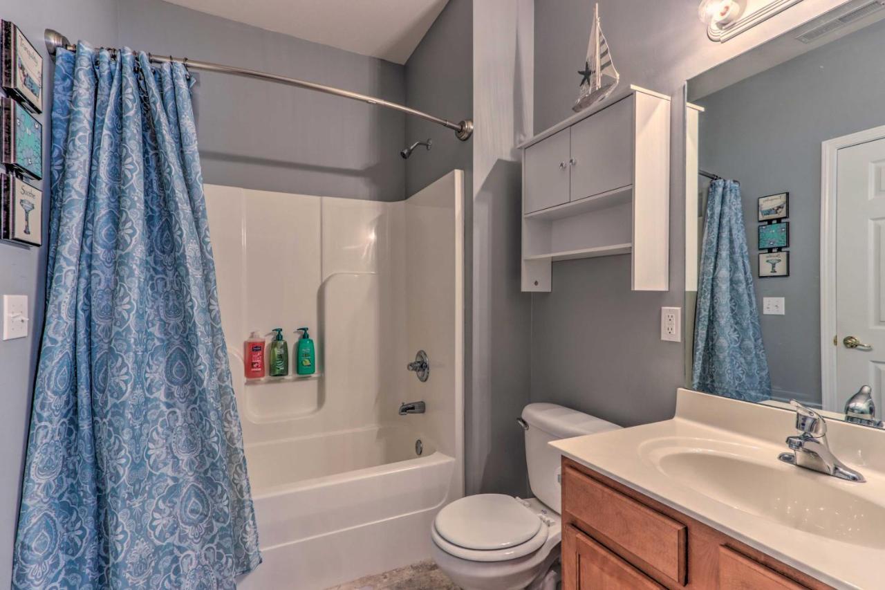 Idyllic Camdenton Condo With Community Pool And Lake! Exterior photo